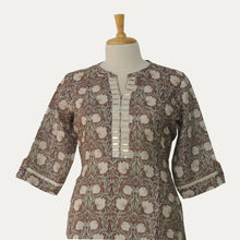 Load image into Gallery viewer, Printed Linen Kurta with Mirror Work