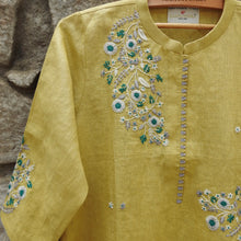 Load image into Gallery viewer, Pineapple Yellow Contrast Kurta with Differentiated Hand Embroidery