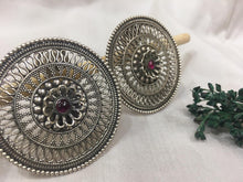Load image into Gallery viewer, Silver Feather Light Filigree Earring