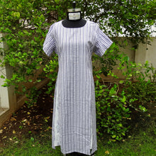 Load image into Gallery viewer, Purple Seersucker Double Slit Dress