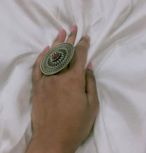 Load image into Gallery viewer, Silver Filigree Ring