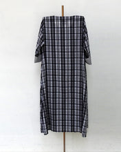 Load image into Gallery viewer, Black &amp; White Seersucker Cotton Kutra
