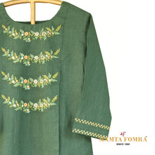 Load image into Gallery viewer, Green color pure linen embroidery kurta
