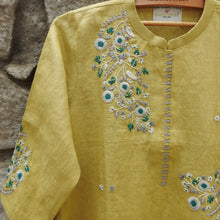 Load image into Gallery viewer, Pineapple Yellow Contrast Kurta with Differentiated Hand Embroidery
