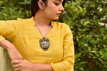 Load image into Gallery viewer, Krishna Pendant with Chain

